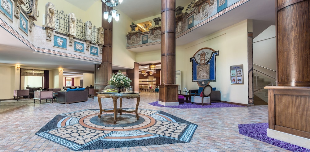 Villa Side Hotel — Hotel building in Side