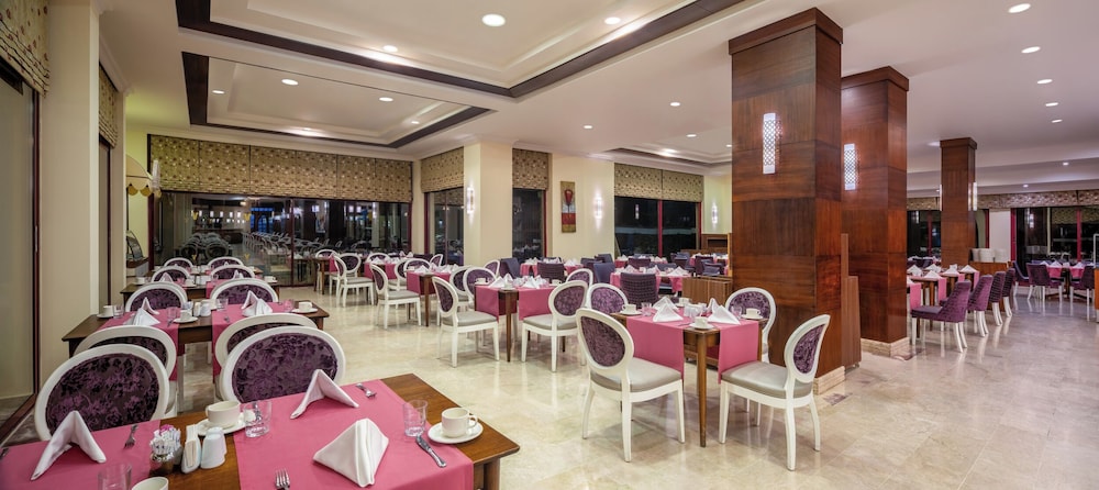 Villa Side Hotel — Restaurant & bars in Side