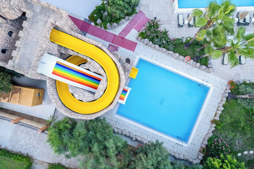 Villa Side Hotel — Swimming pool in Side