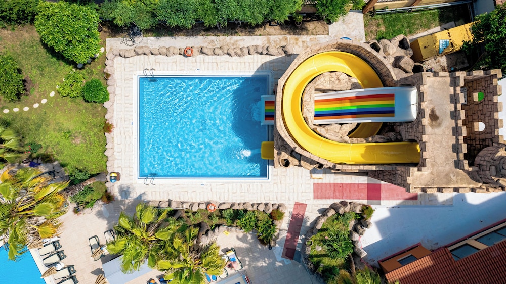 Villa Side Hotel — Swimming pool in Side