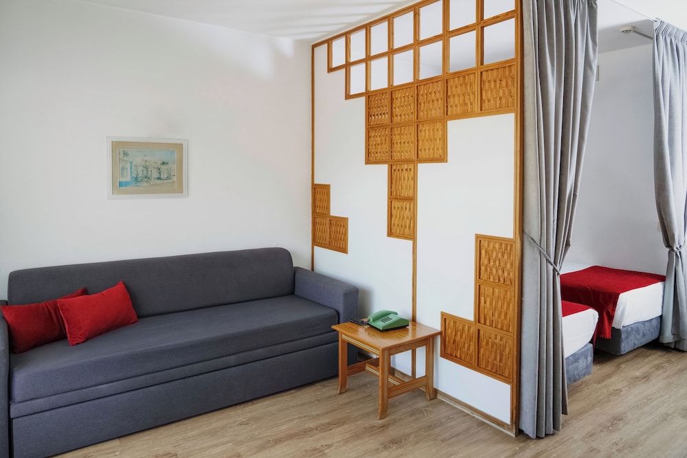 Luna Hotel Da Oura — Hotel rooms in Albufeira, Faro