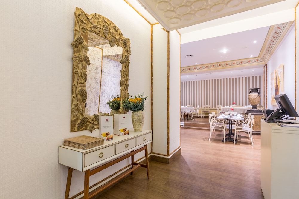 Luna Hotel Da Oura — Restaurant & bars in Albufeira, Faro
