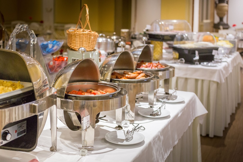 Luna Hotel Da Oura — Restaurant & bars in Albufeira, Faro
