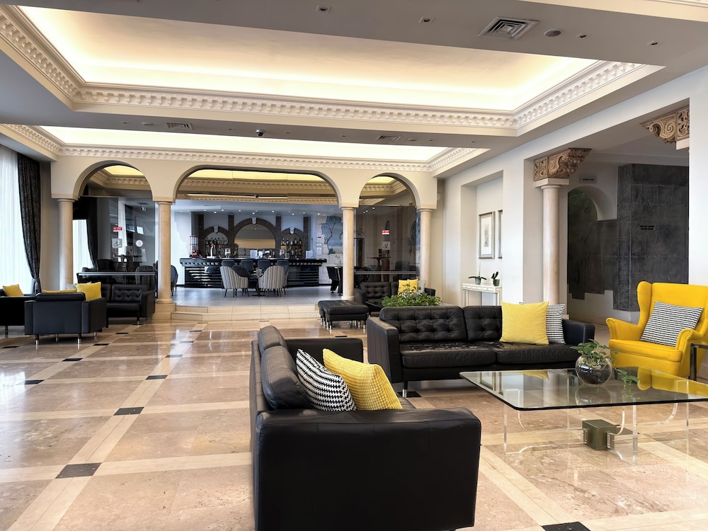 Luna Hotel Da Oura — Restaurant & bars in Albufeira, Faro