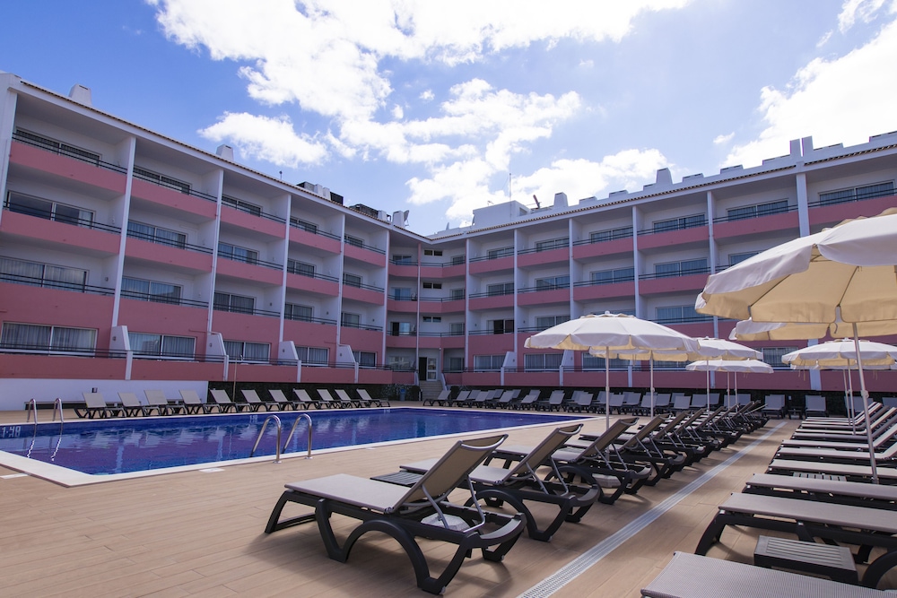Luna Hotel Da Oura — Swimming pool in Albufeira, Faro