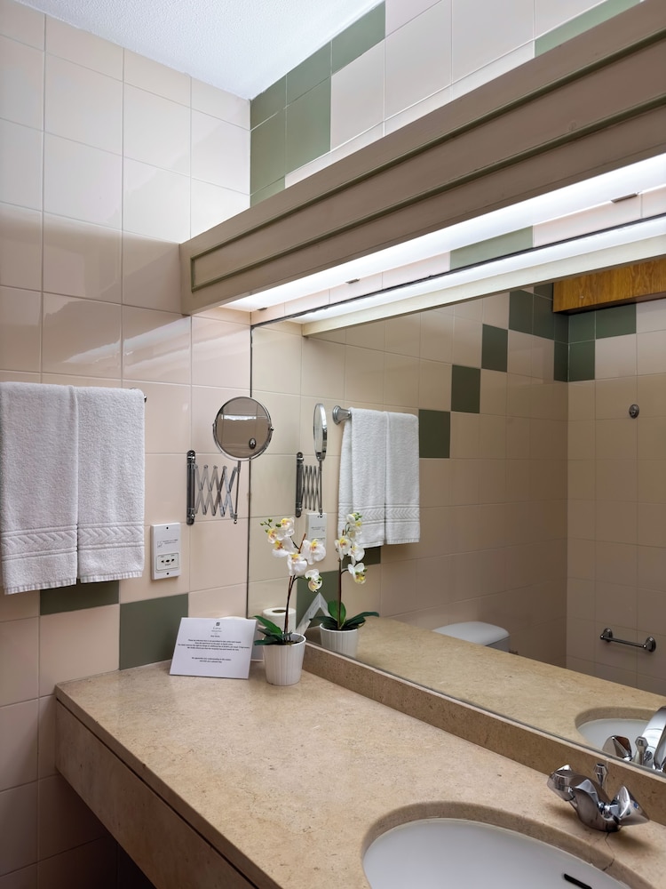 Luna Hotel Da Oura — Hotel rooms in Albufeira, Faro
