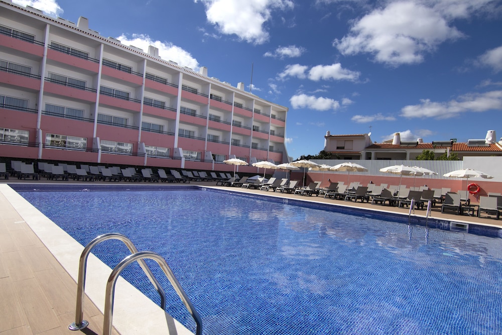 Luna Hotel Da Oura — Swimming pool in Albufeira, Faro