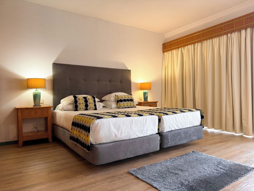 Luna Hotel Da Oura — Hotel rooms in Albufeira, Faro
