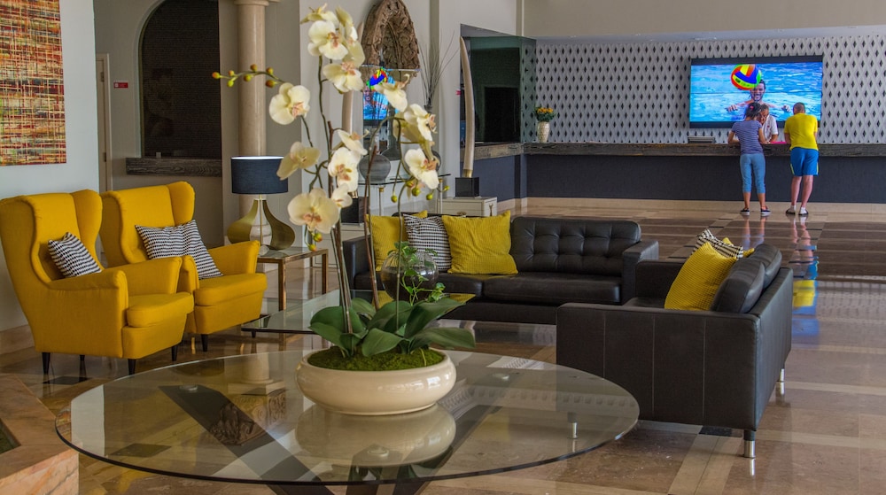 Luna Hotel Da Oura — Hotel building in Albufeira, Faro