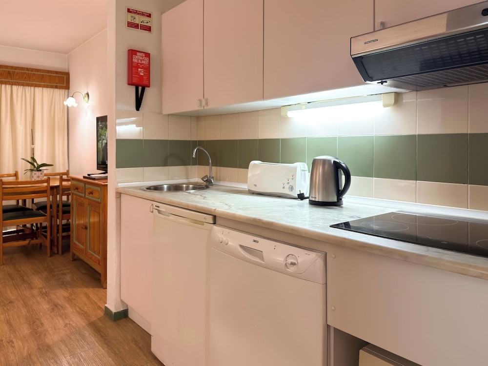 Luna Hotel Da Oura — Hotel rooms in Albufeira, Faro