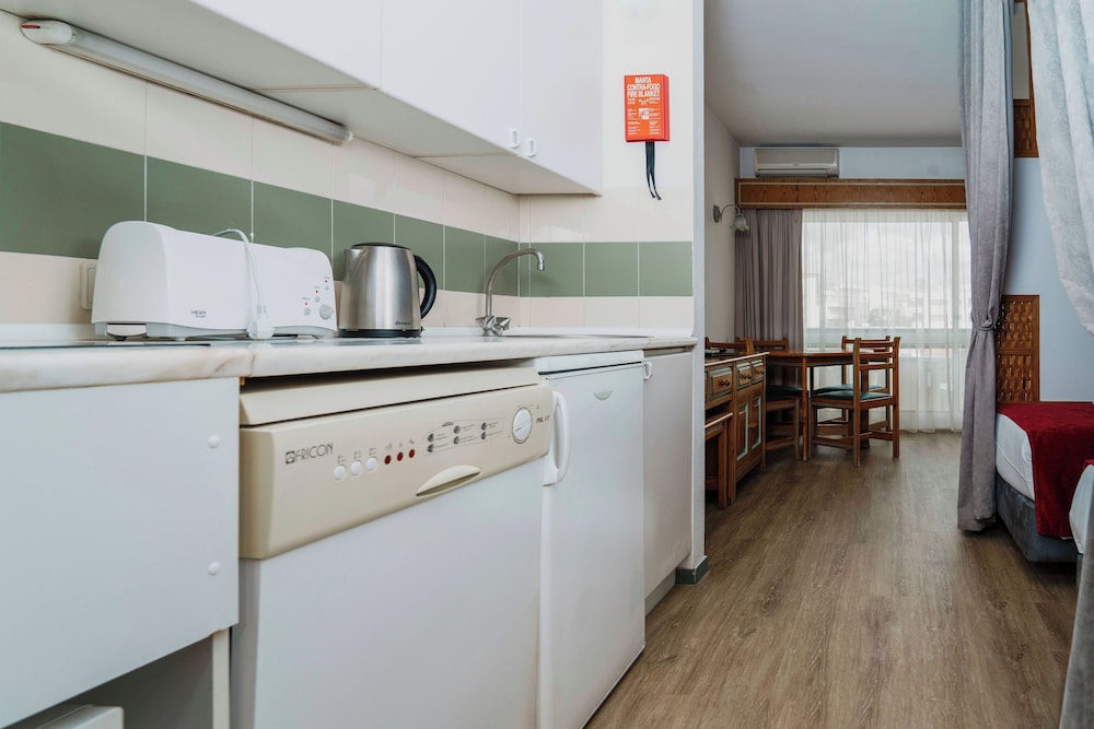 Luna Hotel Da Oura — Hotel rooms in Albufeira, Faro