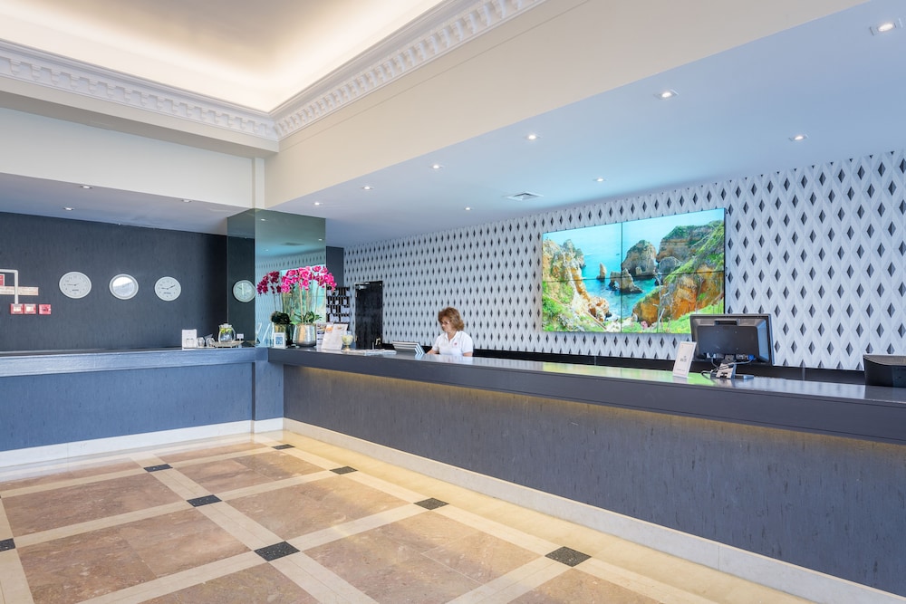 Luna Hotel Da Oura — Hotel building in Albufeira, Faro