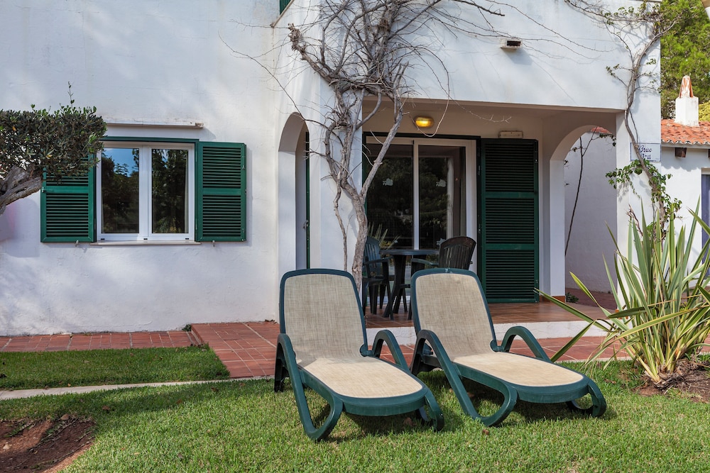Minura Hotel Cala Galdana & Apartamentos — Hotel building in Cala Galdana, Balearic Islands