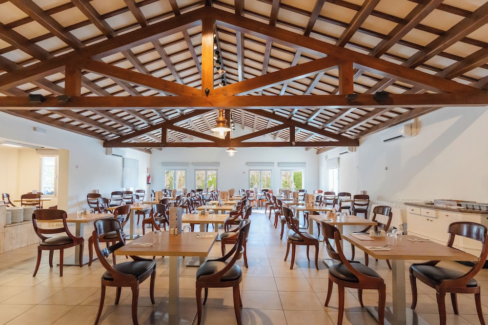 Minura Hotel Cala Galdana & Apartamentos — Restaurant & bars in Cala Galdana, Balearic Islands