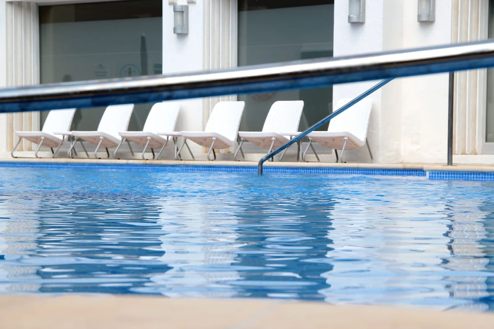 Minura Hotel Cala Galdana & Apartamentos — Swimming pool in Cala Galdana, Balearic Islands