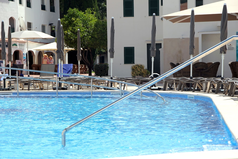 Minura Hotel Cala Galdana & Apartamentos — Swimming pool in Cala Galdana, Balearic Islands