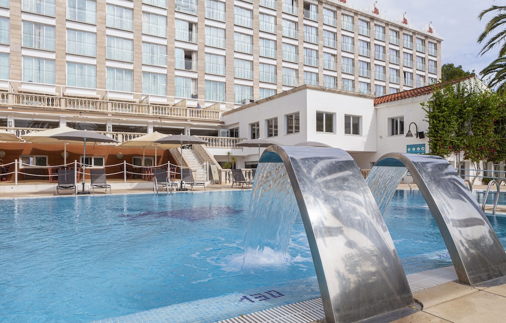 Minura Hotel Cala Galdana & Apartamentos — Swimming pool in Cala Galdana, Balearic Islands