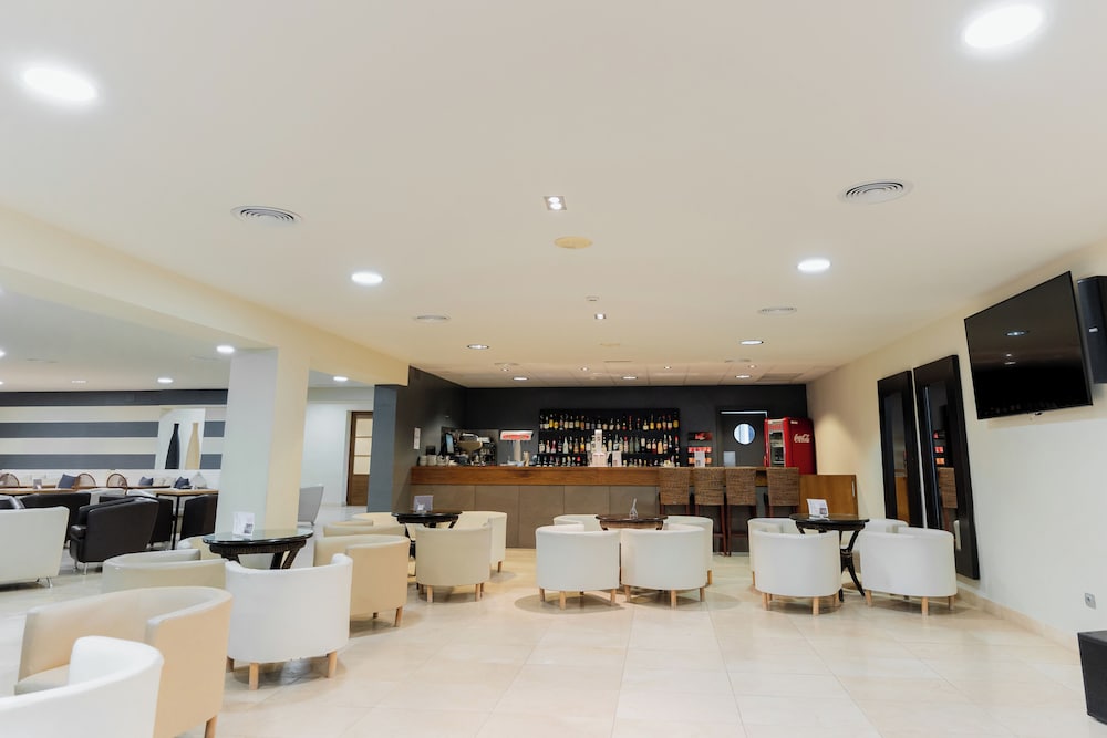 Minura Hotel Cala Galdana & Apartamentos — Restaurant & bars in Cala Galdana, Balearic Islands