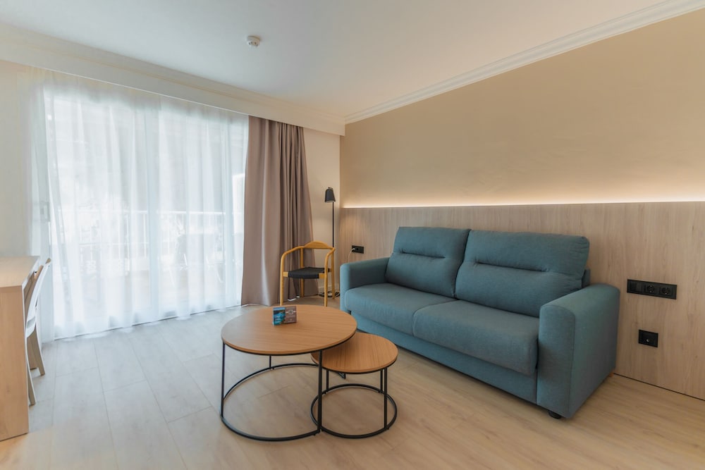 Minura Hotel Cala Galdana & Apartamentos — Hotel rooms in Cala Galdana, Balearic Islands