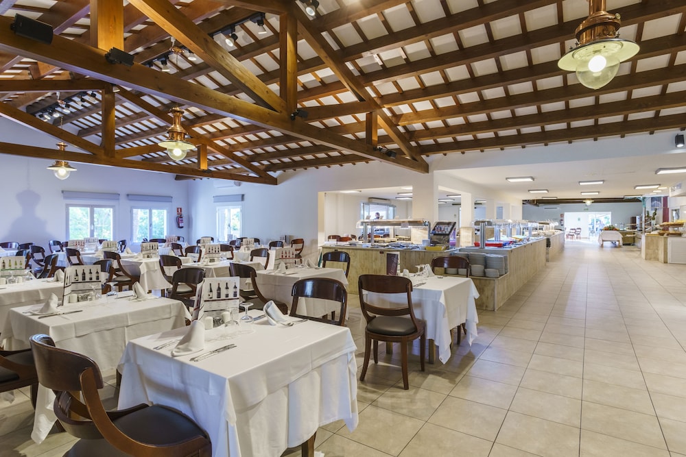 Minura Hotel Cala Galdana & Apartamentos — Restaurant & bars in Cala Galdana, Balearic Islands