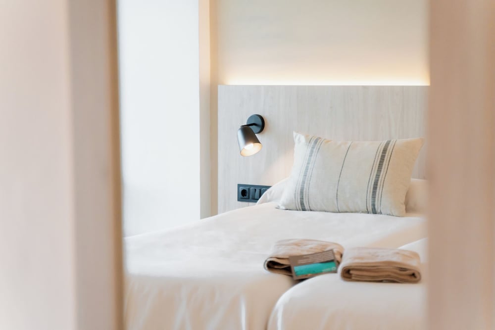Minura Hotel Cala Galdana & Apartamentos — Hotel rooms in Cala Galdana, Balearic Islands