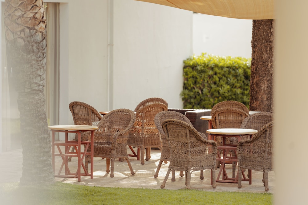 Minura Hotel Cala Galdana & Apartamentos — Restaurant & bars in Cala Galdana, Balearic Islands
