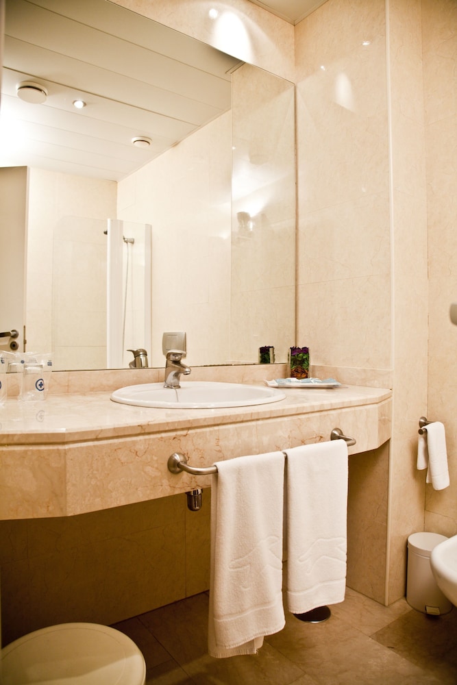 Hotel Mediterraneo Benidorm — Hotel rooms in Benidorm, Valencian Community