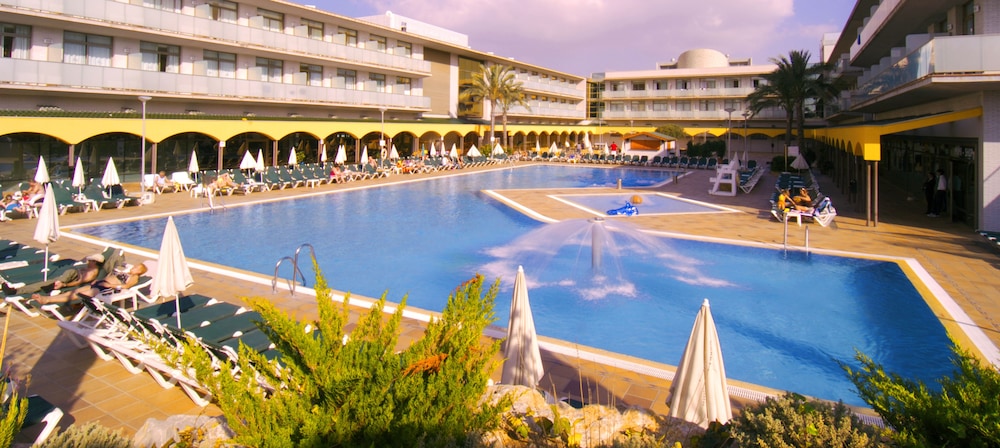 Hotel Mediterraneo Benidorm — Swimming pool in Benidorm, Valencian Community