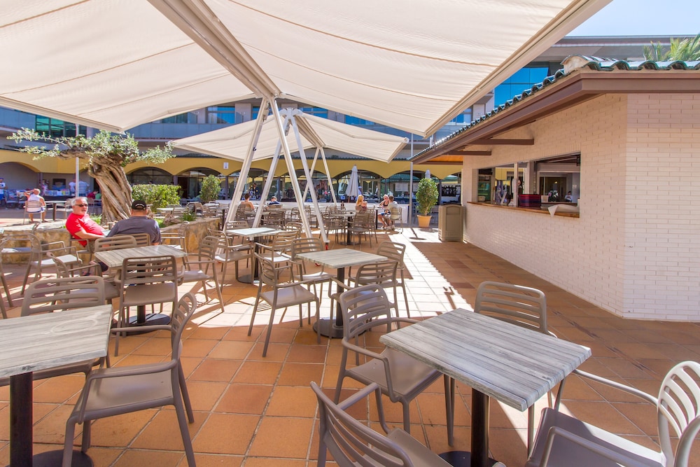 Hotel Mediterraneo Benidorm — Restaurant & bars in Benidorm, Valencian Community