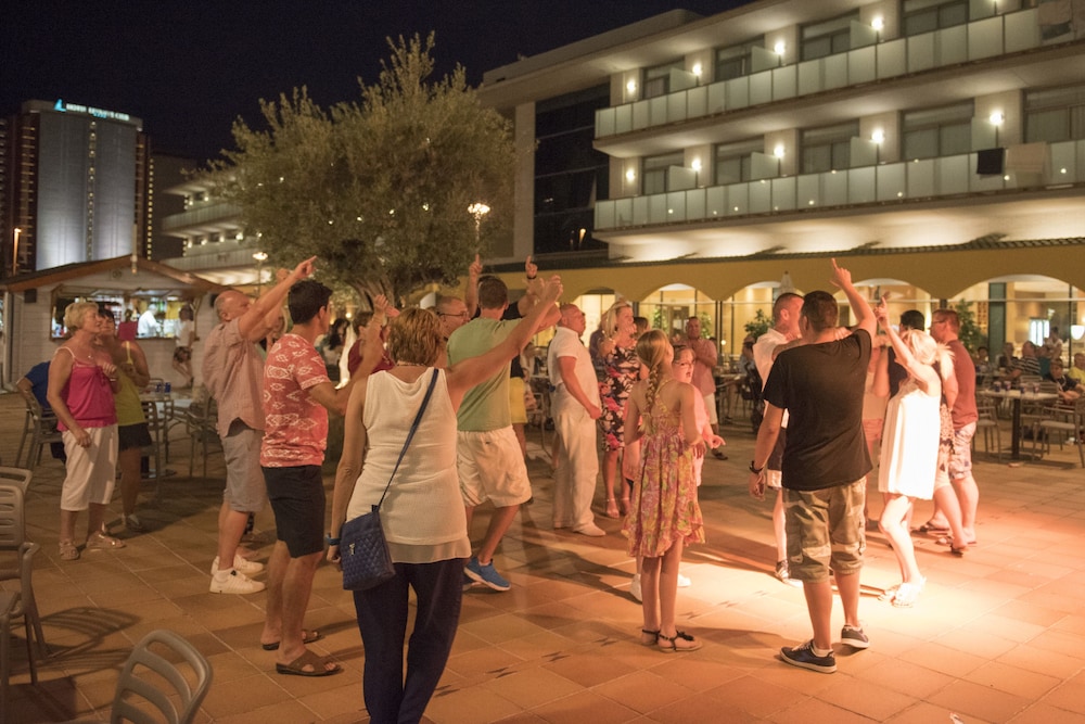 Hotel Mediterraneo Benidorm — Hotel building in Benidorm, Valencian Community