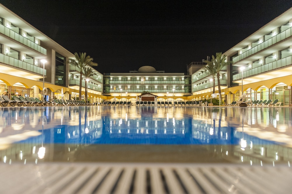 Hotel Mediterraneo Benidorm — Swimming pool in Benidorm, Valencian Community