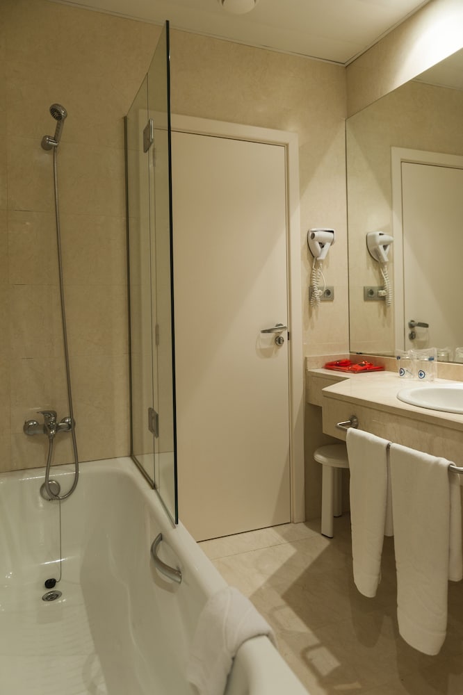 Hotel Mediterraneo Benidorm — Hotel rooms in Benidorm, Valencian Community