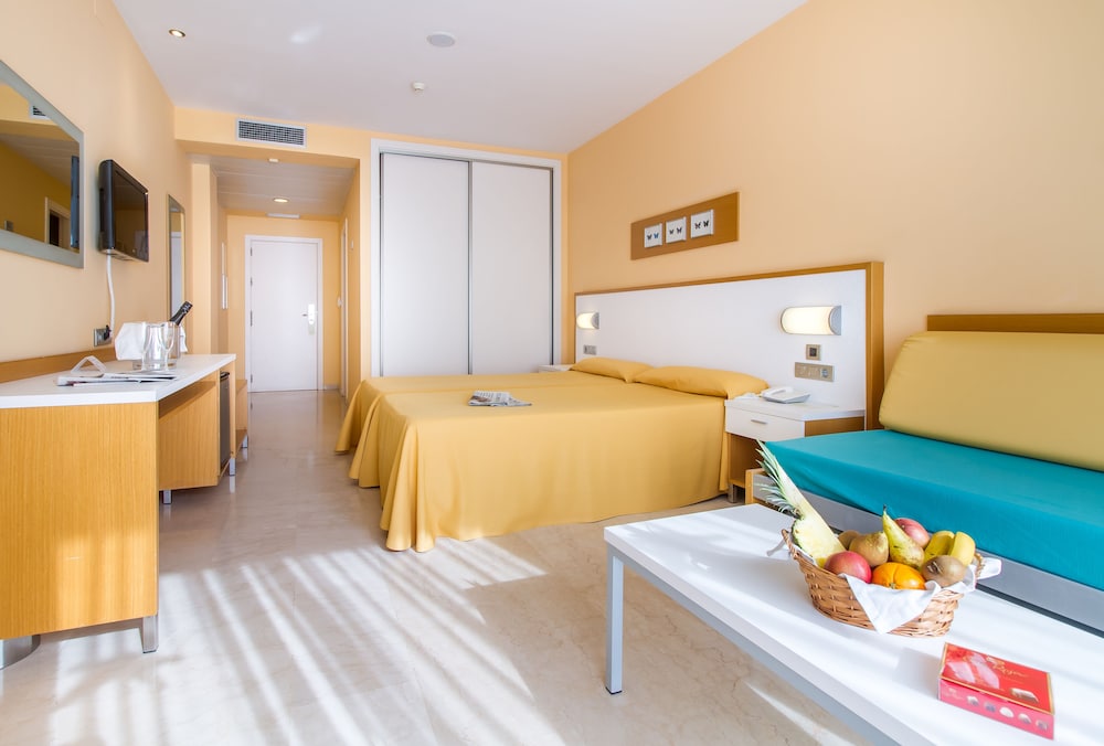 Hotel Mediterraneo Benidorm — Hotel rooms in Benidorm, Valencian Community