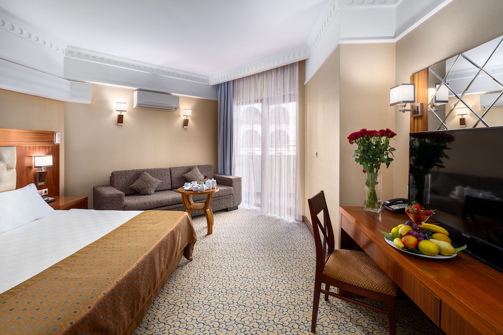 Bera Hotel Alanya - Halal All Inclusive — Hotel rooms in Alanya