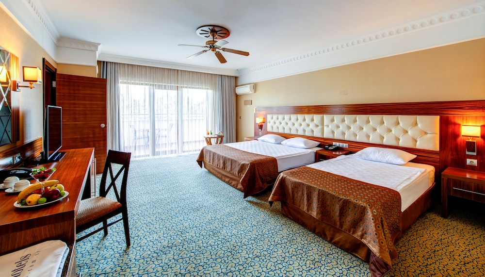 Bera Hotel Alanya - Halal All Inclusive — Hotel rooms in Alanya