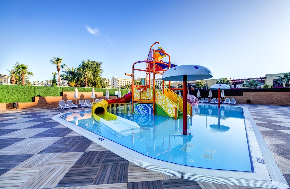 Bera Hotel Alanya - Halal All Inclusive — Swimming pool in Alanya