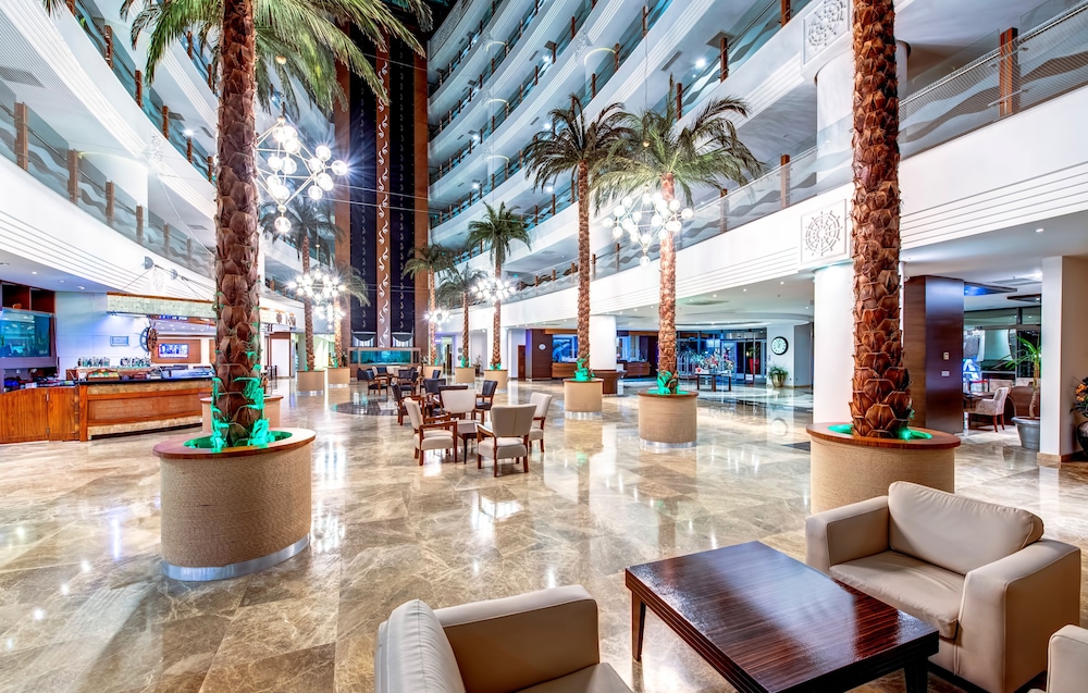 Bera Hotel Alanya - Halal All Inclusive — Hotel building in Alanya