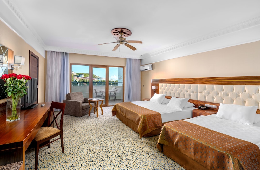 Bera Hotel Alanya - Halal All Inclusive — Hotel rooms in Alanya