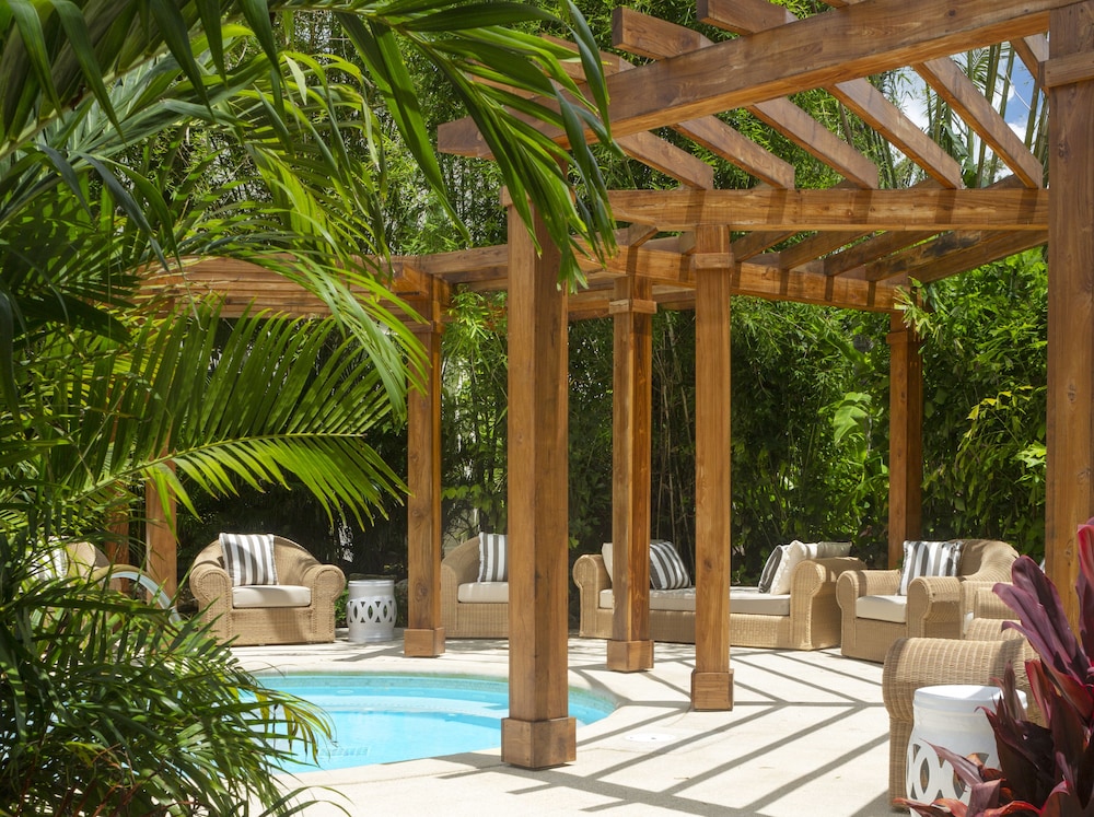 Rosewood Baha Mar — Swimming pool in Nassau, New Providence