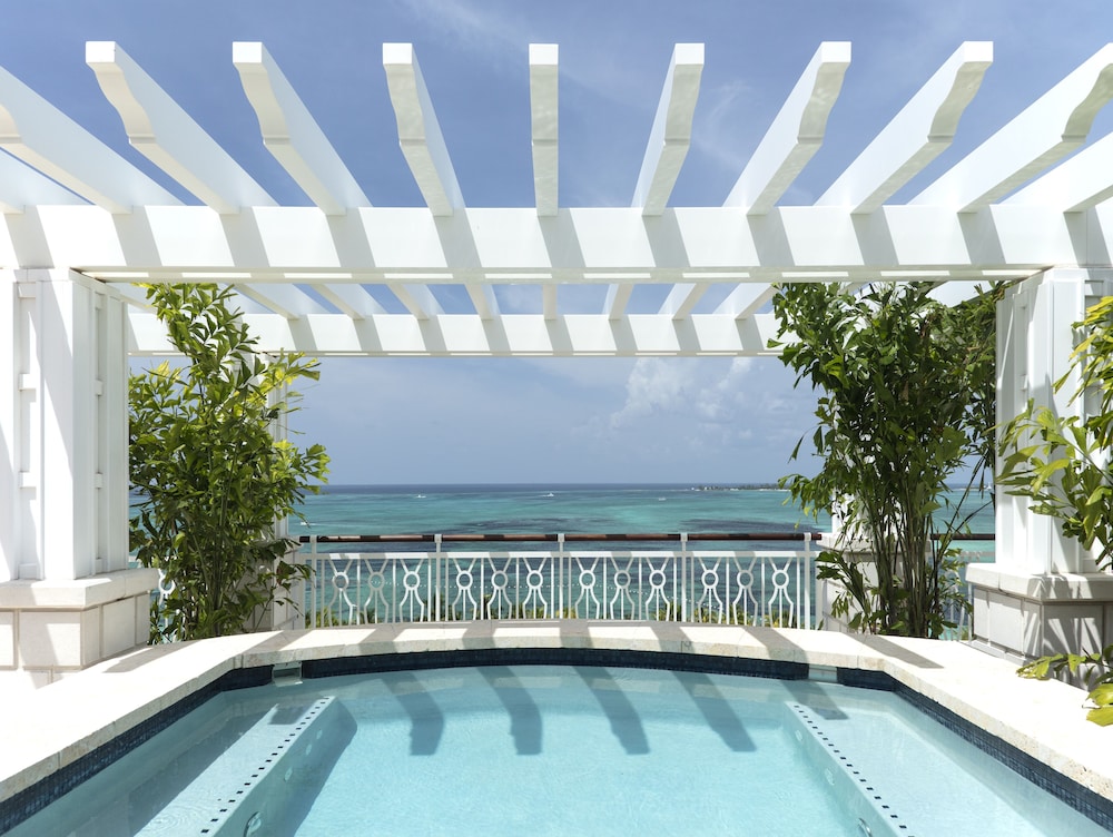 Rosewood Baha Mar — Swimming pool in Nassau, New Providence