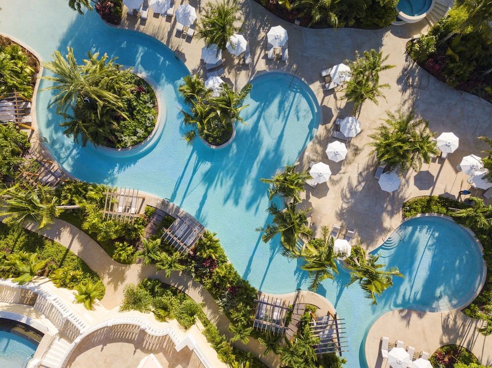 Rosewood Baha Mar — Swimming pool in Nassau, New Providence