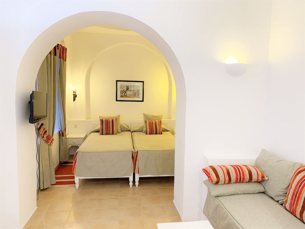 Royal Karthago Resort & Thalasso - Family Only — Hotel rooms in Aghir, Medenine