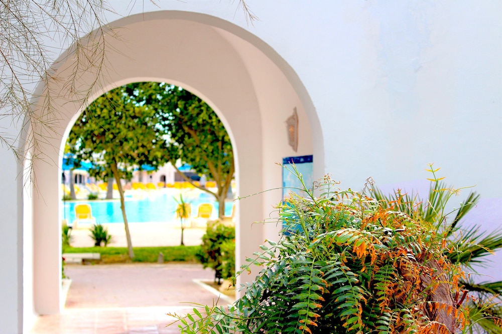 Royal Karthago Resort & Thalasso - Family Only — Swimming pool in Aghir, Medenine