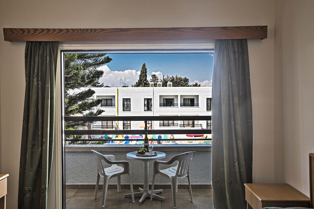 Anthea Hotel Apartments — Hotel rooms in Ayia Napa, Famagusta Region