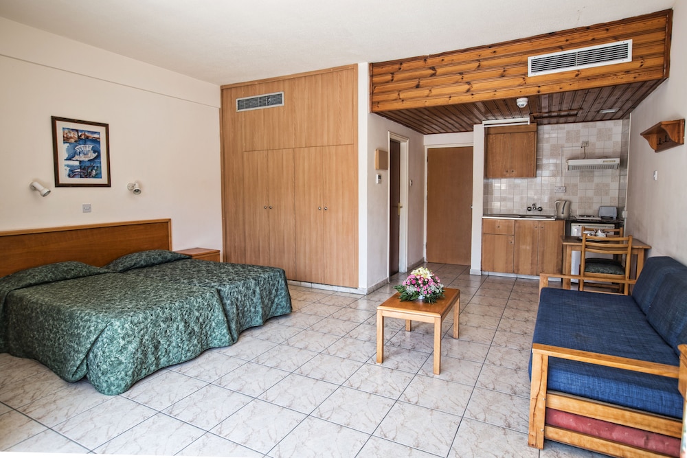 Anthea Hotel Apartments — Hotel rooms in Ayia Napa, Famagusta Region
