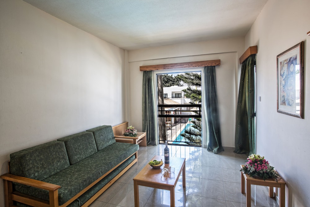 Anthea Hotel Apartments — Hotel rooms in Ayia Napa, Famagusta Region