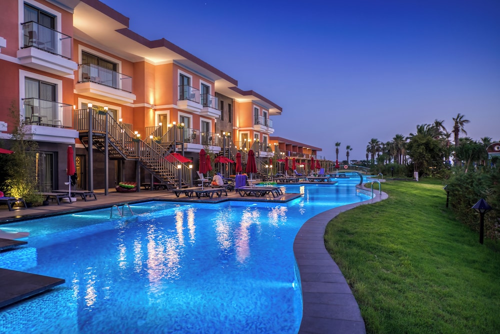 Megasaray Club Belek — Swimming pool in Belek