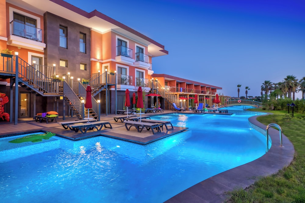 Megasaray Club Belek — Swimming pool in Belek