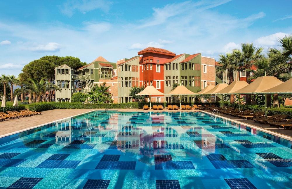 Megasaray Club Belek — Swimming pool in Belek