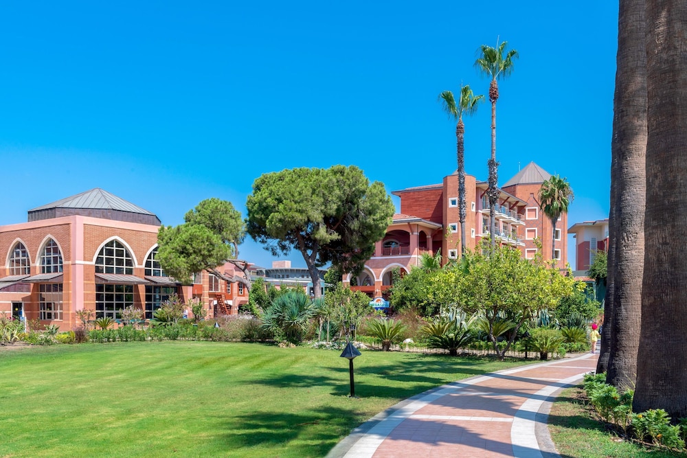 Megasaray Club Belek — Hotel building in Belek